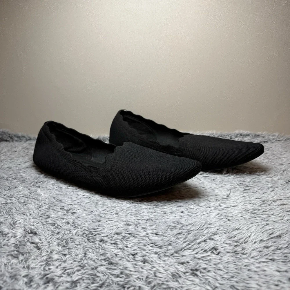 Seychelles Black Scallop Closed Toe Slip On Flats Women's Size 10W